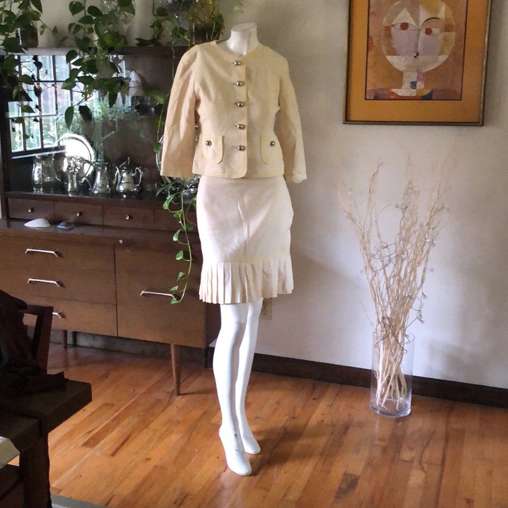2-piece skirt suit